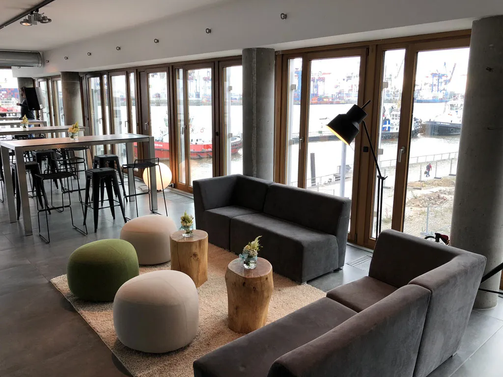 Lounge Mobiliar bei einer Firmenveranstaltung im view eleven